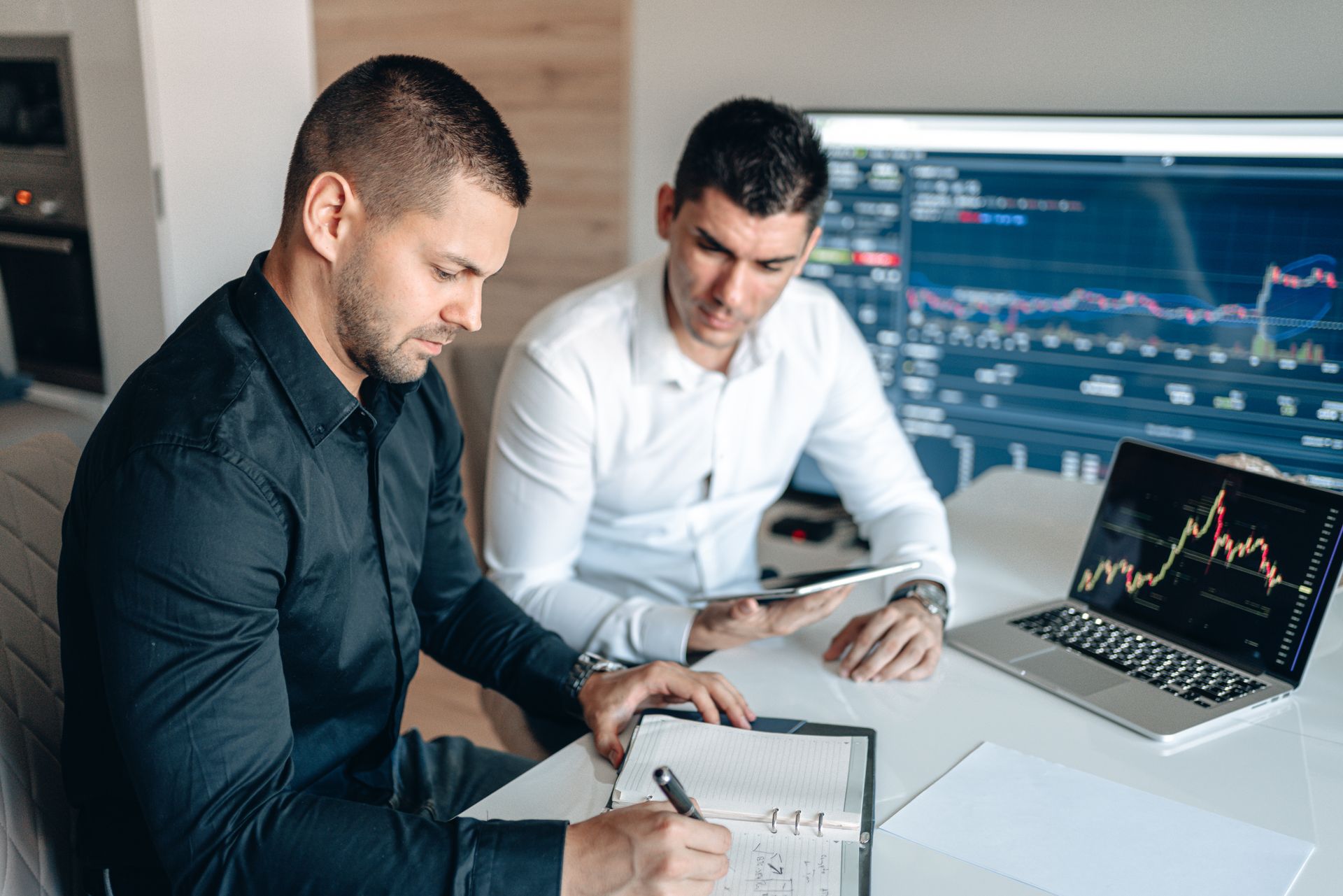 Transforming Healthcare Equipment Management with Data & IoT Analytics