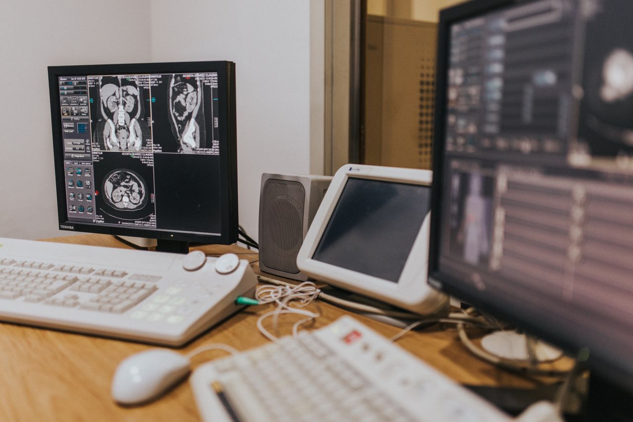 Building a Dictation-Native Report Editor for Radiology
